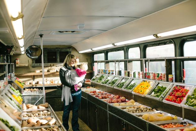 This Grocery Store On Wheels Brings Fresh Food To Low-Income Areas | The Huffington Post