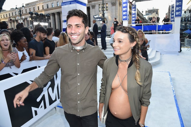 Beyonce Sneaks Up Behind Chance The Rapper At The VMAs