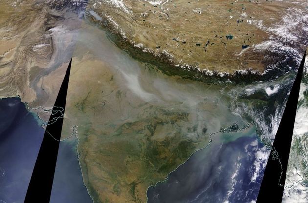 Smog In India Is Now So Bad You Can See It From Space 5823398d150000b700532a53