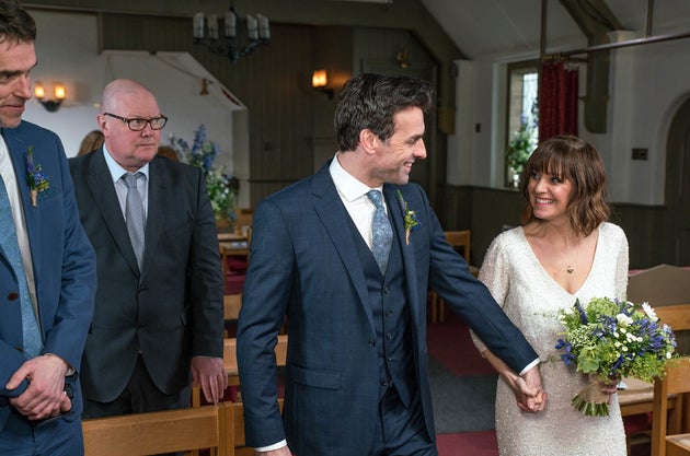 Zoe Henry praised for 'incredible' performance in Emmerdale as Rhona flees Pierce