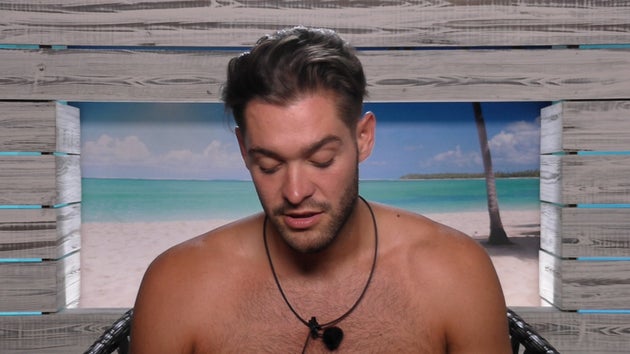 Camilla and Jamie entertain Love Island viewers with conversation about books Camilla and Jamie entertain Love Island viewers with conversation about books