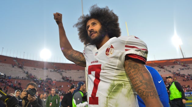 San Francisco 49ers quarterback Colin Kaepernick (7) pumps his fist as he acknowledges the cheers from the 49ers' fans
