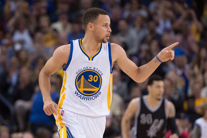 Steph Curry Threw 5 Eye-popping Passes In One Quarter Last Night 