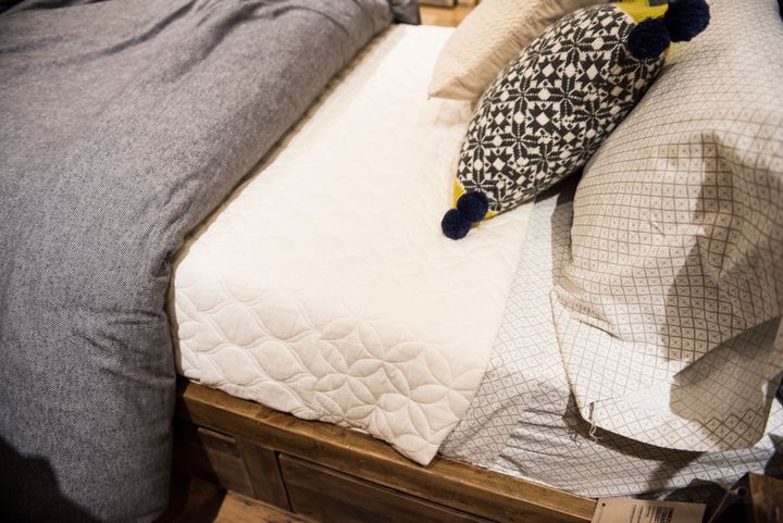 These Tricks Will Make Your Bed Look Like A Dreamy Store Display Huffpost 