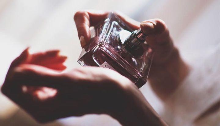 8 Secrets Of Women Who Always Smell Good Huffpost