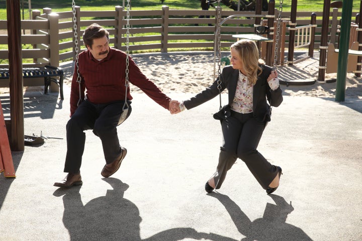 Amy Poehler, Nick Offerman reunite for NBC crafting competition show