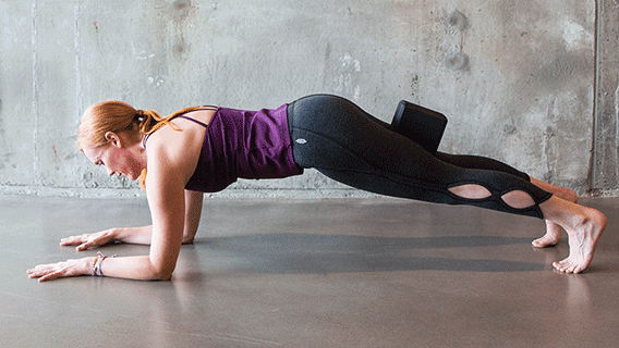 5 Yoga Moves That Tone Your Abs Huffpost