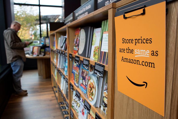 Amazon bookstore opens in NY 