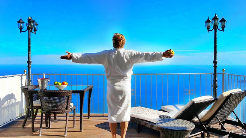 The private deck was the second spectacular aspect of this suite after the bathroom, and awarded +4 bonus points