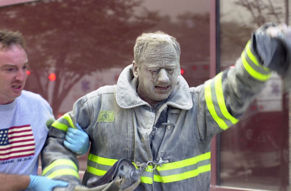 We ll Never Forget These Heart Wrenching Images Of 9 11