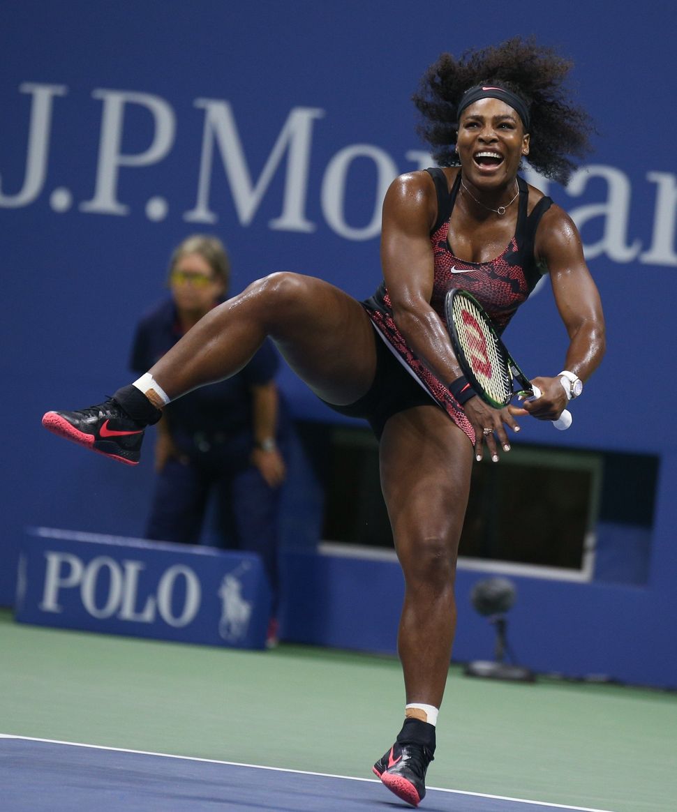 25 Badass Photos Of Serena Williams Dominating 2015 Huffpost 