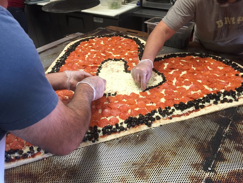 There's A New World's Largest Heart-Shaped Pizza | HuffPost