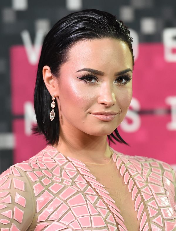 Demi Lovato's Bronze Glow, And More Celebrity Beauty Looks We Love ...