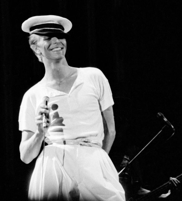 These Photos Show Why David Bowie Is And Always Will Be A Fashion Icon ...