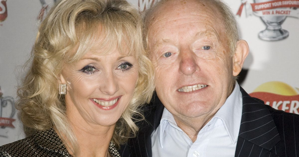 Paul Daniels’ Wife Debbie McGee Remembers Magician In First Interview ...