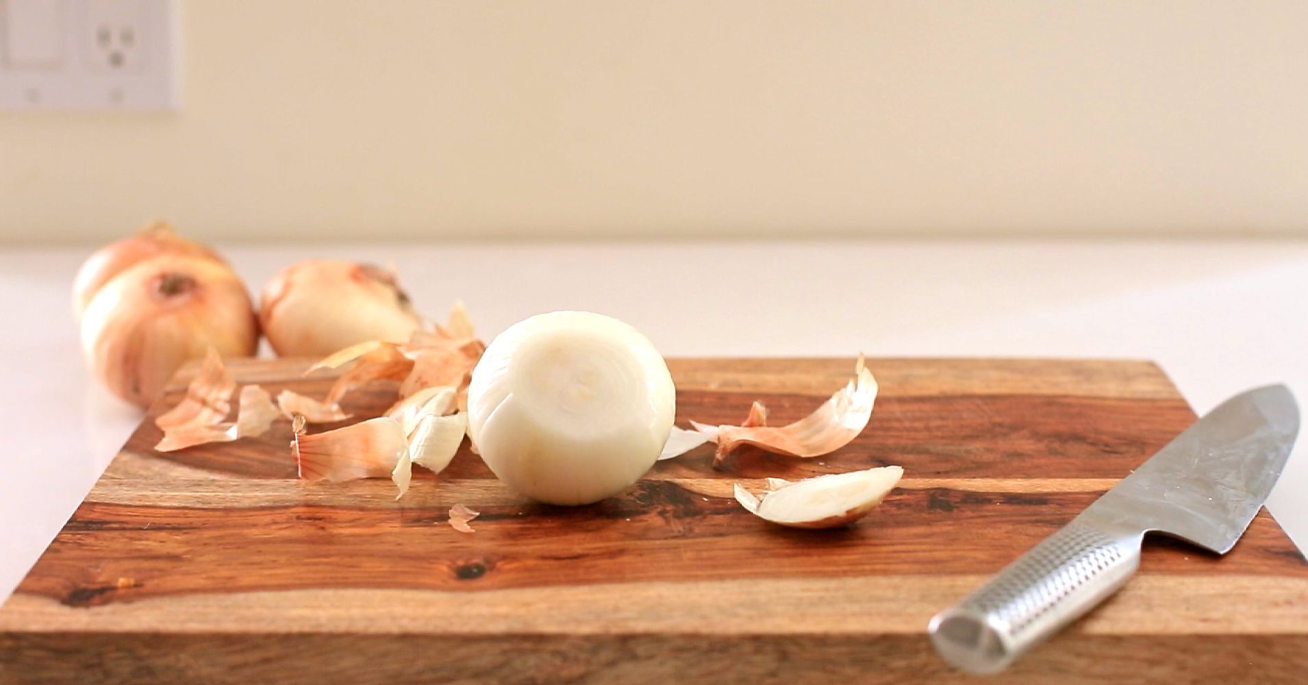 The Best Way To Mince Onions, No Knife Skills Required | HuffPost