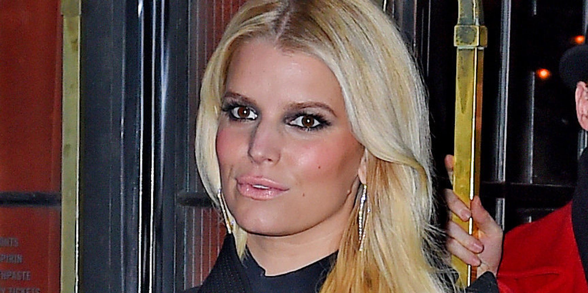 Jessica Simpson Goes Braless In Sexy Little Black Dress For Date Night ...