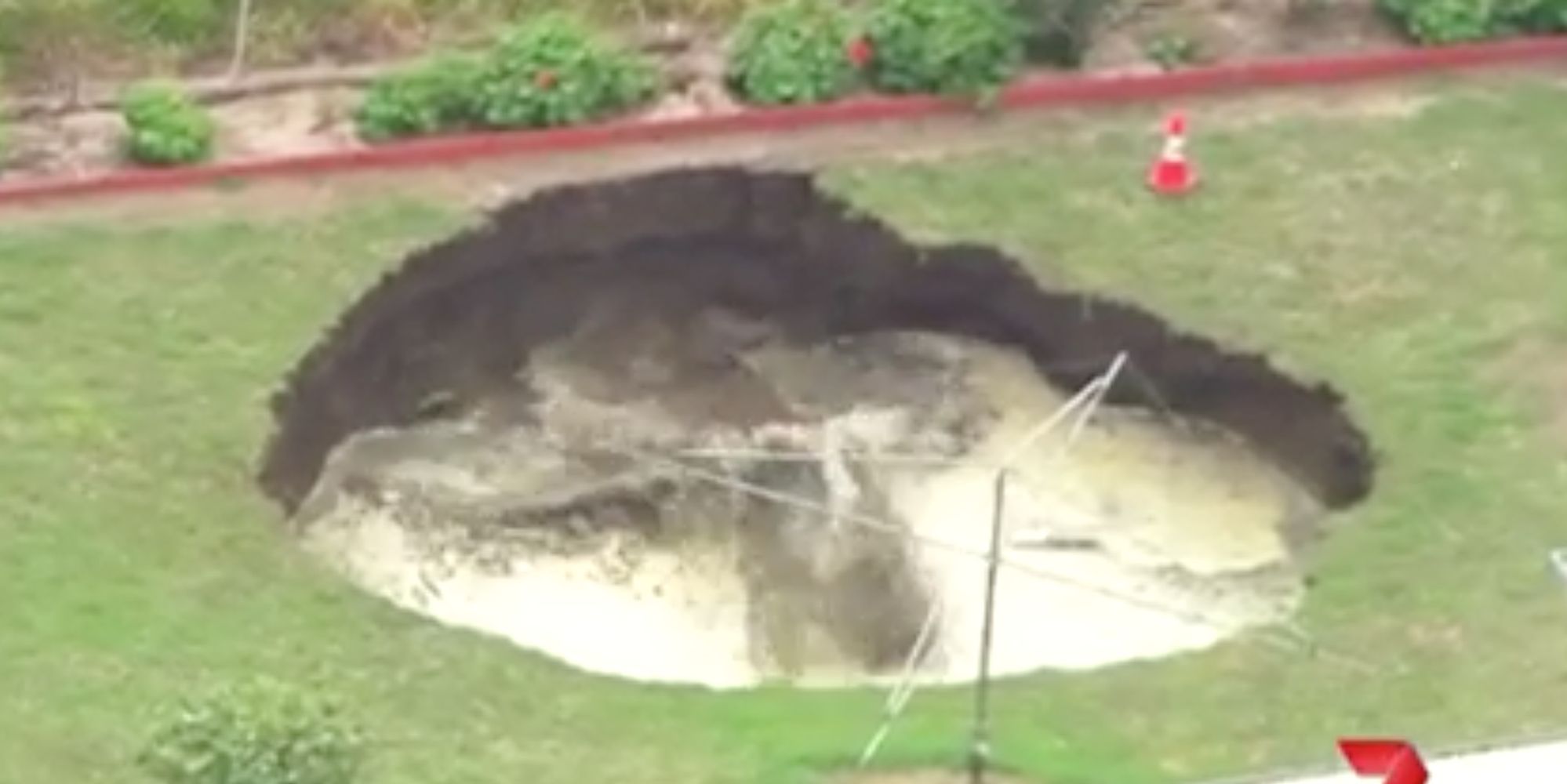 Huge Sinkhole Opens Up In Ipswich, Australia, Due To Century-Old ...