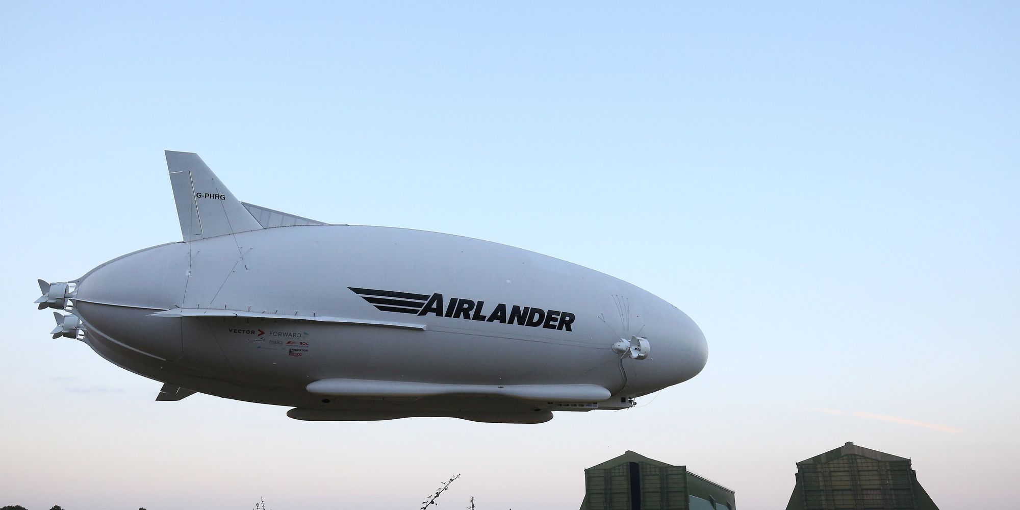 World's Longest Airship Airlander 10 Takes Maiden Flight | HuffPost UK