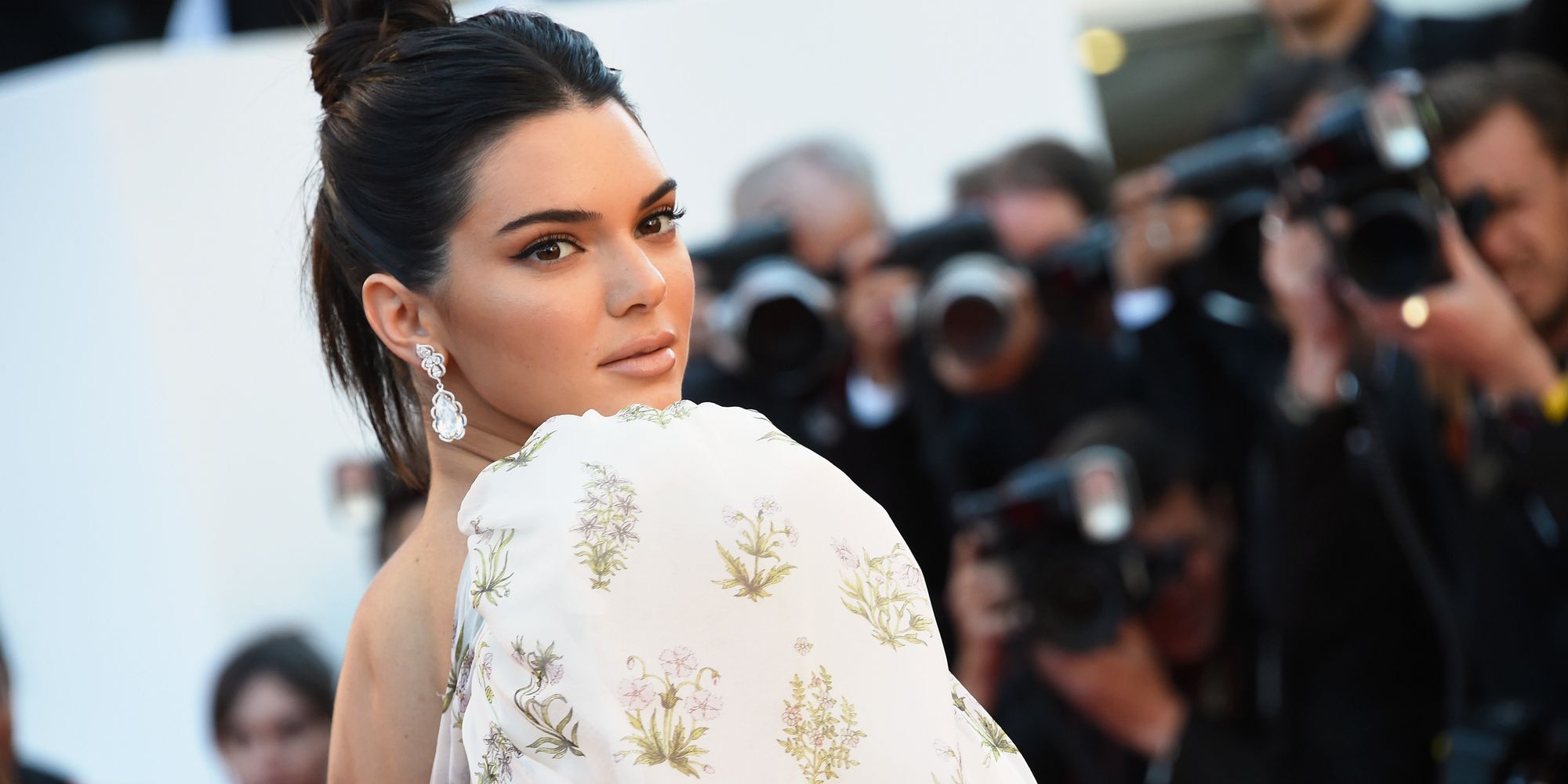 Socks With Sandals: Kendall Jenner And The Instagram-Worthy Trend ...