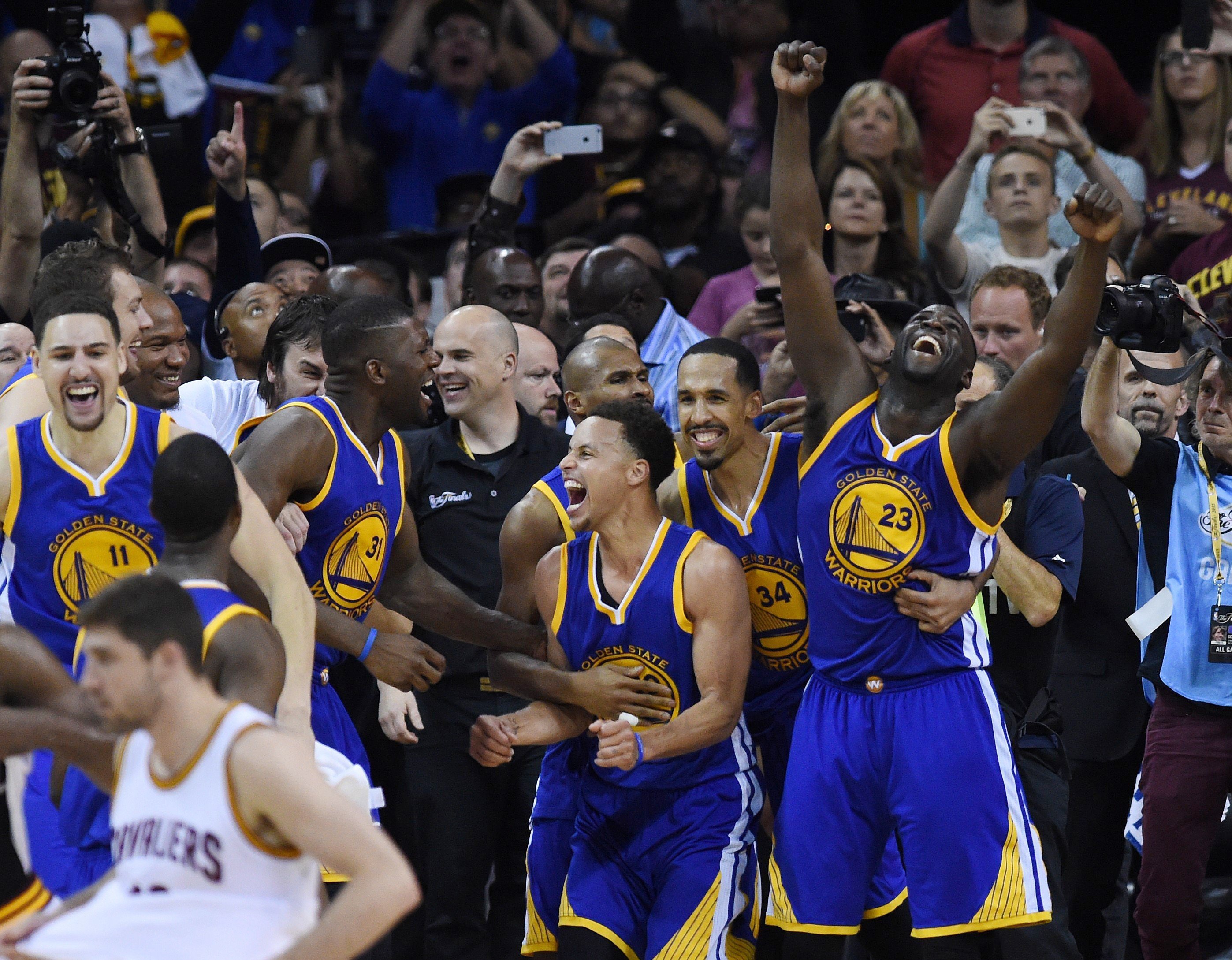 Andre Iguodala Wins 2015 NBA Finals MVP | HuffPost Sports