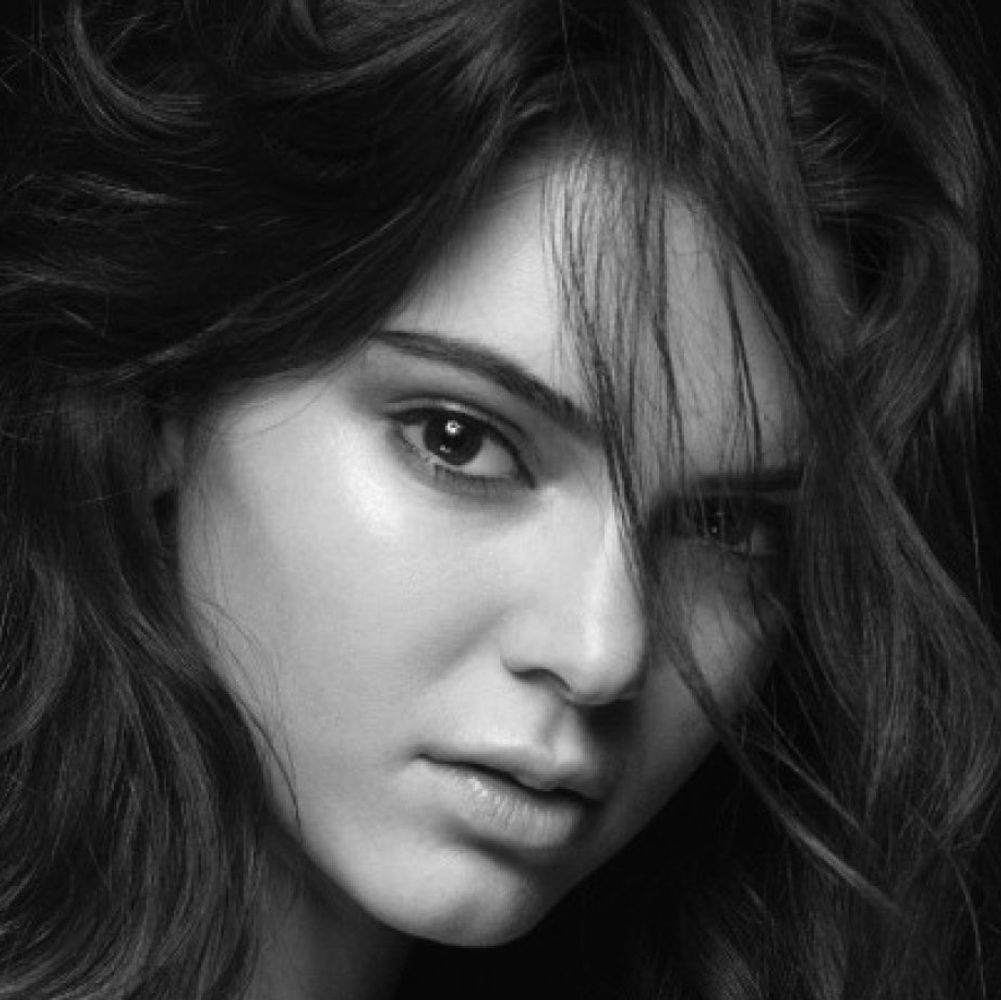 Kendall Jenner's Nearly Nude Calvin Klein Ad Looks REALLY Familiar ...