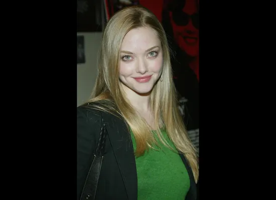 Amanda Seyfried Pussy - Amanda Seyfried Gets Graphic About Her First Encounter With Porn | HuffPost  Entertainment