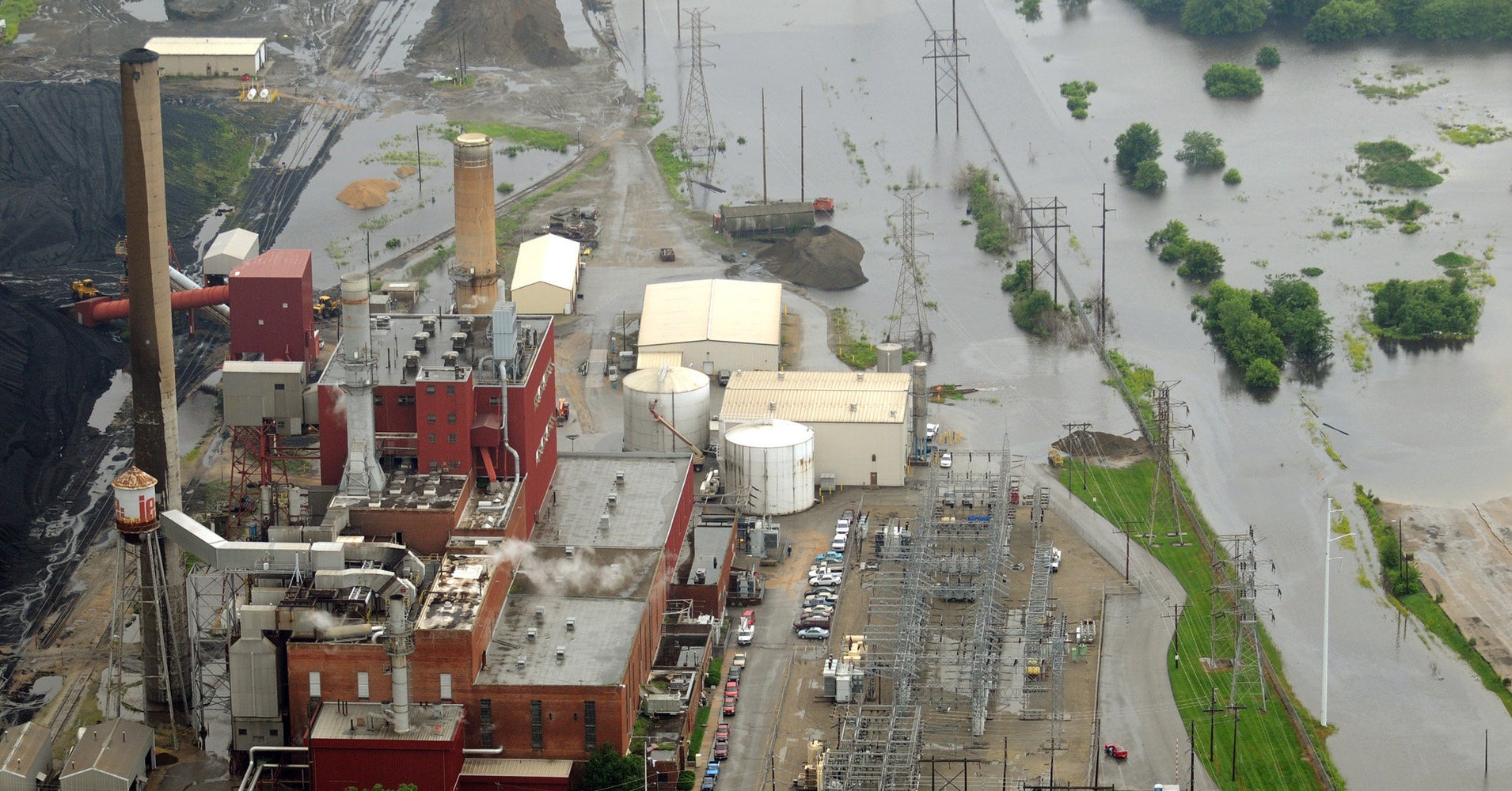 Iowa Utility Will Phase Out Coal At 5 Plants, In Milestone For Sierra