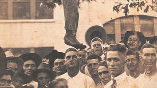 <p>Lynchings of black folks were often public events -- like this one in Texas.</p>