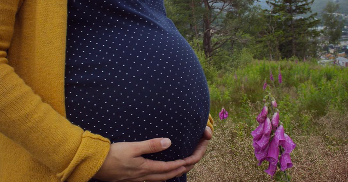 Parents Around The World Celebrate #BumpDay With Beautiful Maternity ...