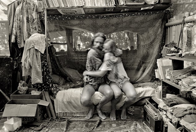 630px x 426px - Haunting Nude Photos Bring 1970s Hippie Community Back To Life | HuffPost