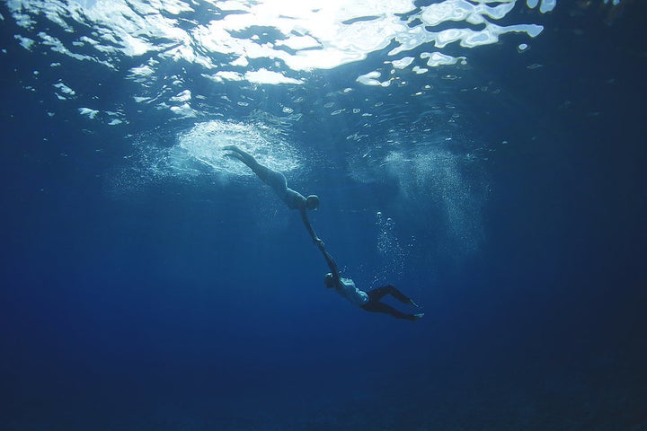 Brides' Maui Elopement And Underwater Shoot Are What Dreams Are Made Of ...