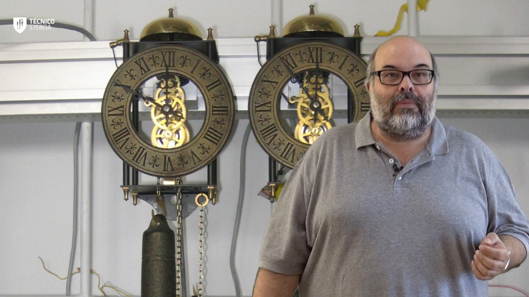 Scientists Figure Out Pendulum Clock Puzzle That Dates Back