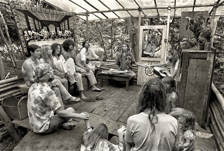 720px x 486px - Haunting Nude Photos Bring 1970s Hippie Community Back To Life | HuffPost  Entertainment