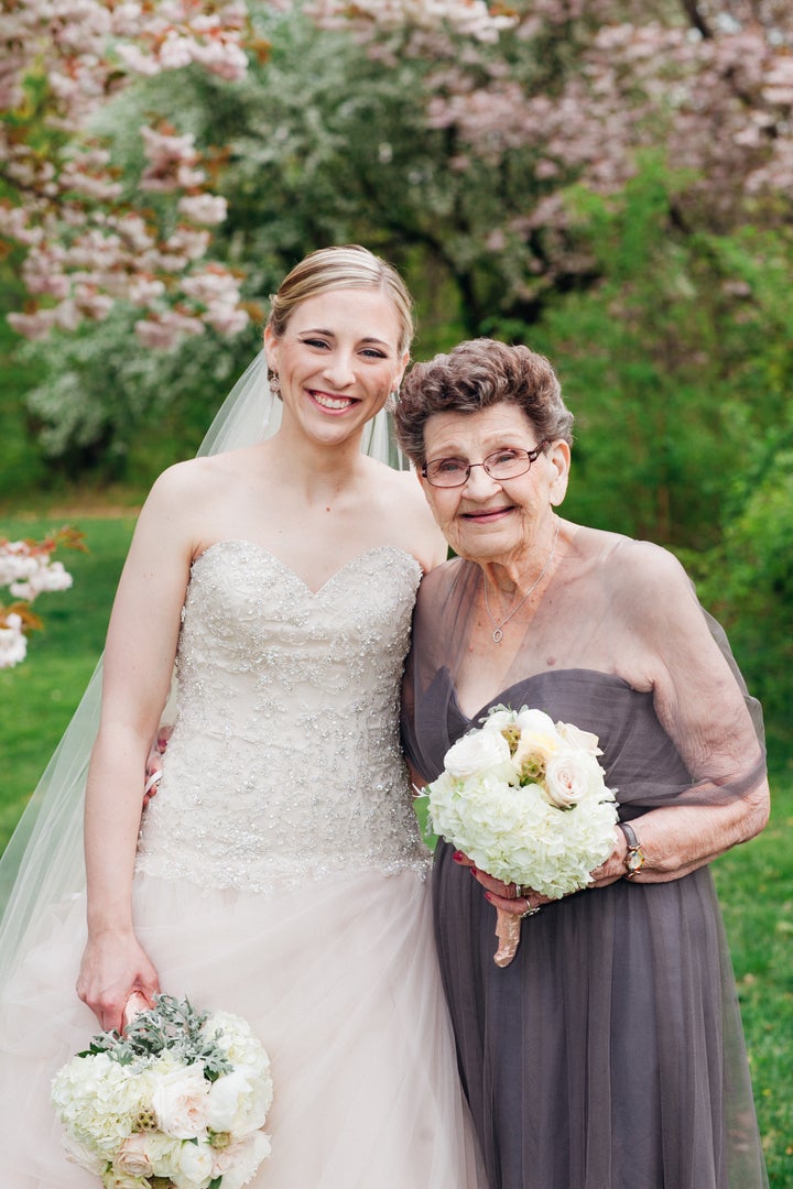 This Gorgeous 89 Year Old Grandma Stole The Show As A Bridesmaid