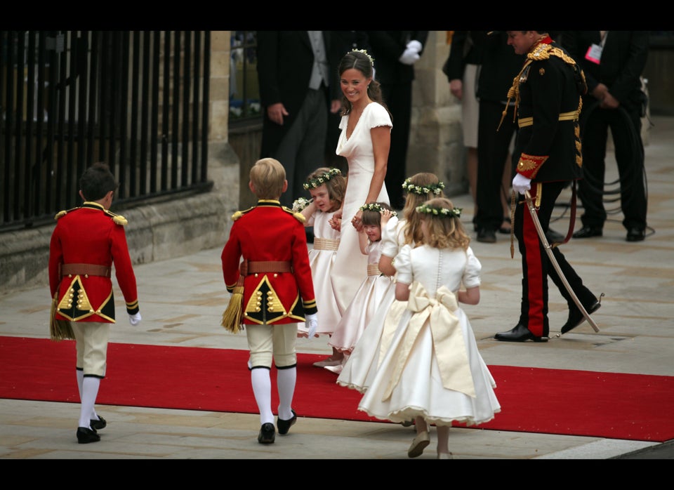 Queen Camilla Displays Kate Middleton and Prince William's Wedding Photo at  Royal Reception — See the Shot!