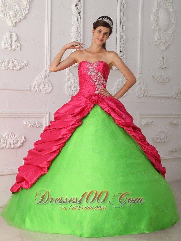 15 Of The Most Outrageous Quinceanera Dresses Out There Huffpost Communities