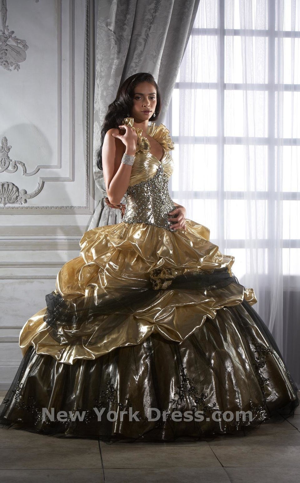 15 Of The Most Outrageous Quinceanera Dresses Out There Huffpost Communities