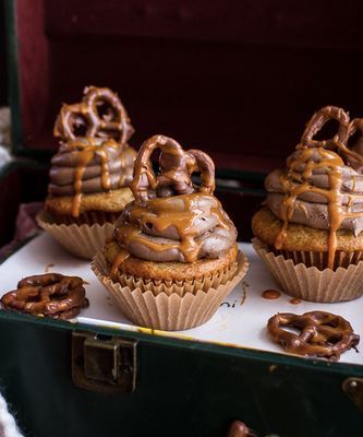 french cruller bundt cake - The Clever Carrot