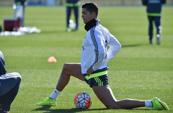 Cristiano Ronaldo pulls up injured in warm up ahead of Espanyol