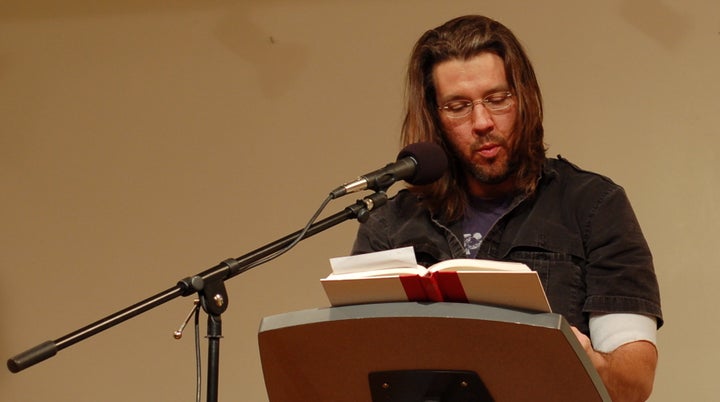 The real<em> </em>David Foster Wallace at a reading.