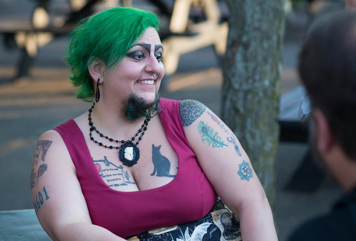 Bearded Ladies ‘having A Beard Means Not Living In Fear Huffpost Weird News 