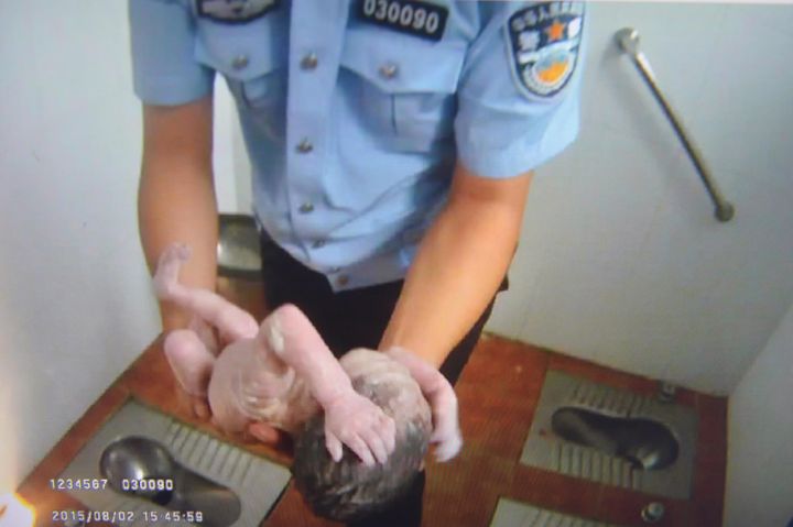 Police this newborn's mother gave birth in a public toilet and then left the baby there.