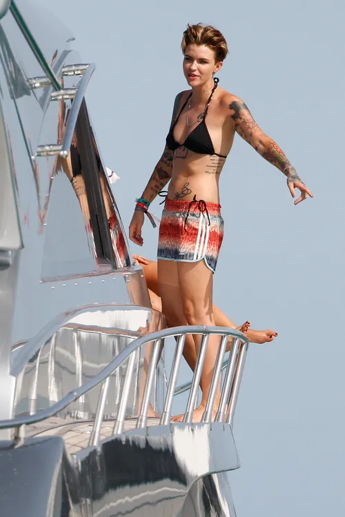 Ruby Rose Rocks Tiny Black Bikini While Vacationing In Spain