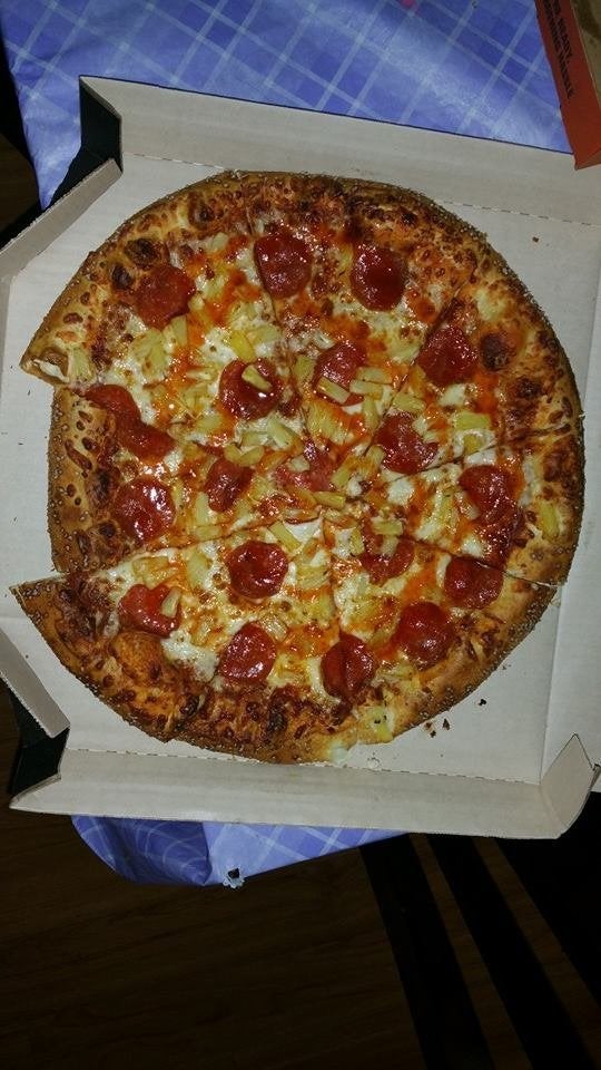 12 Terribly Awkward Pizza Hut Fails HuffPost