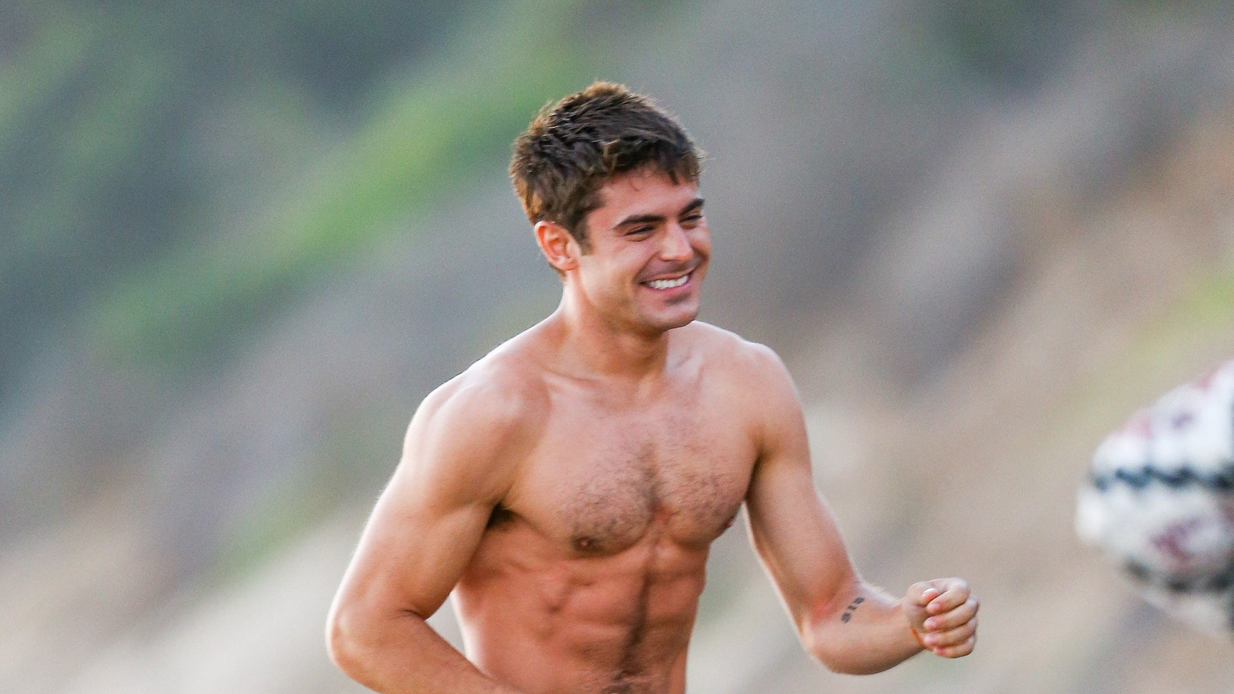 Zac Efron,dwayne johnson,baywatch movie.