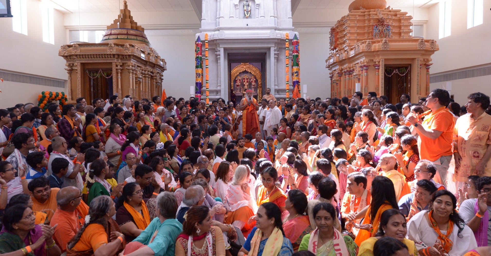 Texas Hindu Temple Sets Guinness Record For Longest Chant HuffPost