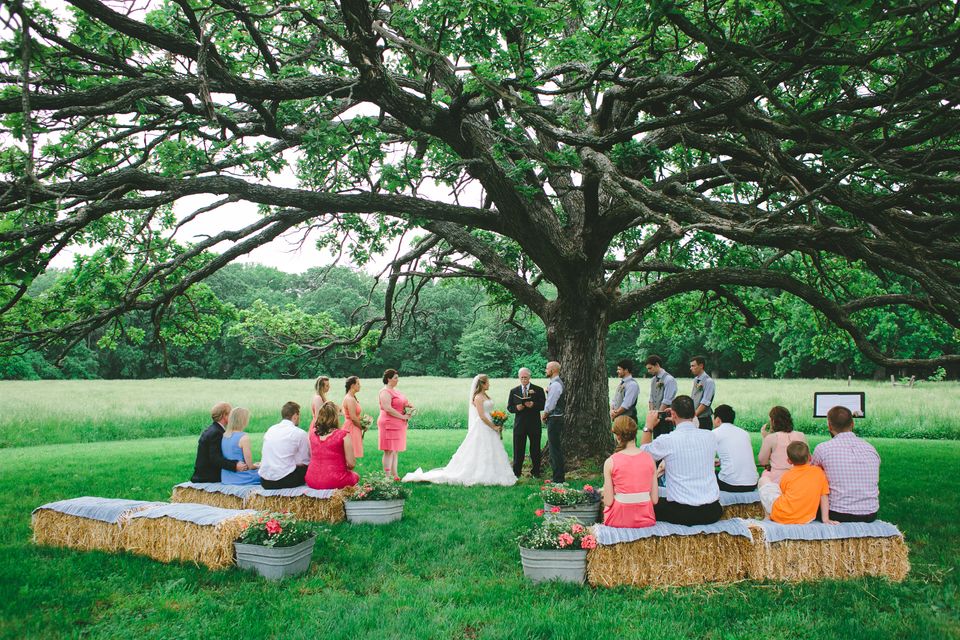 17 Backyard Weddings That Are The Definition Of Casual Elegance ...