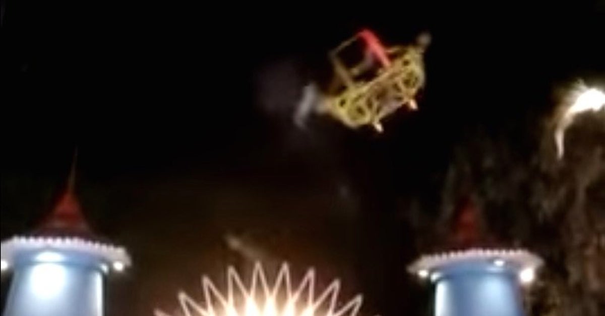 Slingshot Ride Snaps Watch The Terrifying Moment The Cable Snaps On A Slingshot Ride ...