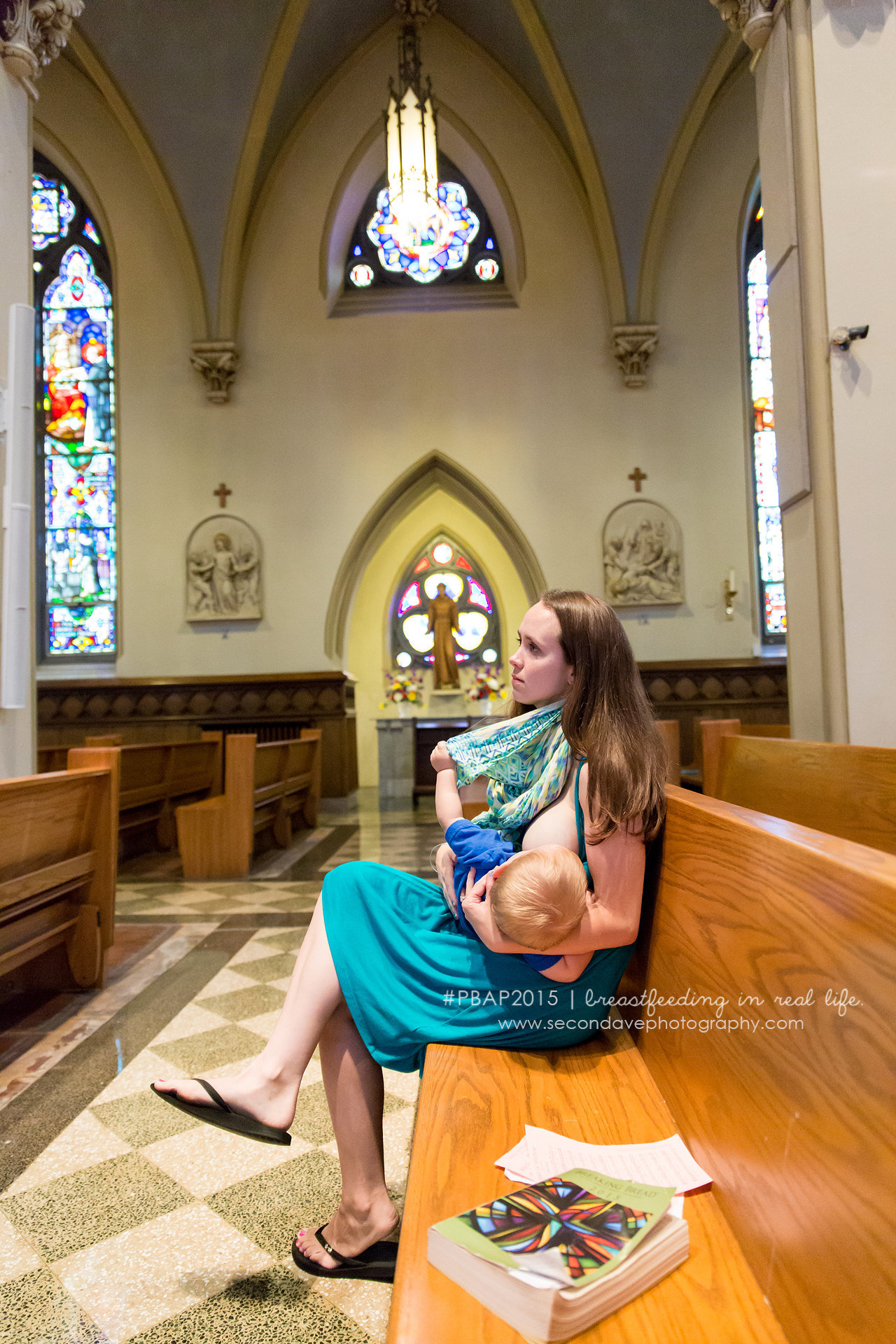 25 Candid Photos That Show Breastfeeding Is Beautiful Wherever You   55d4c2721400002e002e362d 